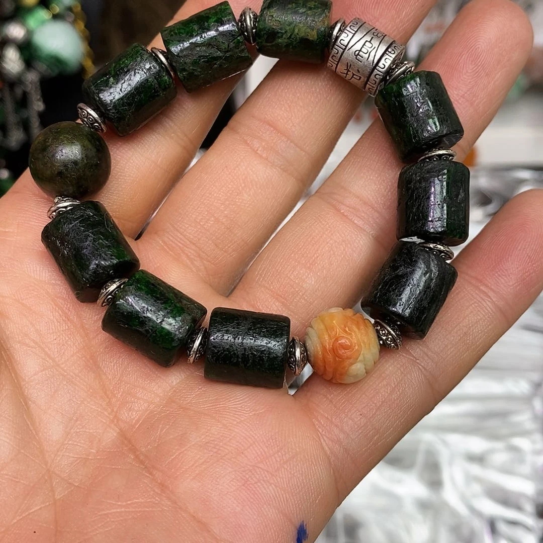 未镶嵌手链翡翠漂亮美眉也