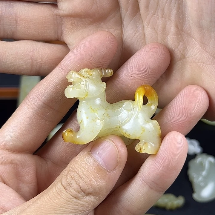 *****和田玉（糖玉）未镶嵌颈饰
