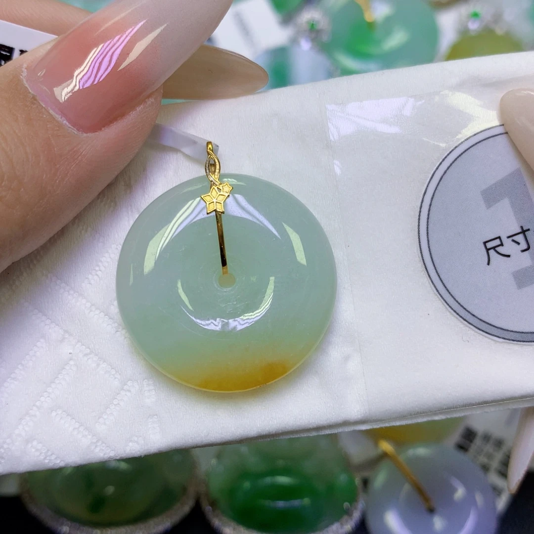 L***n翡翠18K金镶嵌颈饰天然缅甸翡翠a货百元以上9元证书费自理