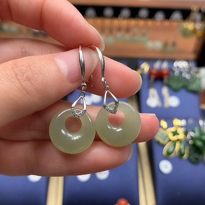 和田玉银S925镶嵌耳饰平安扣15.7左右晴水