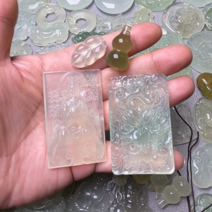 岫玉吊坠(赠链)未镶嵌彼*