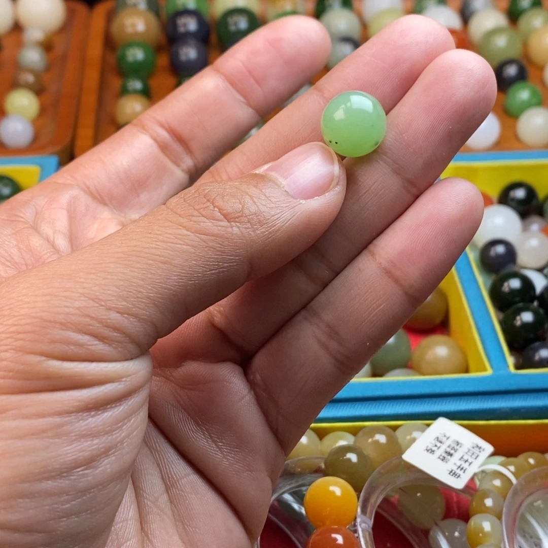 和田玉未镶嵌珠宝奇石卡12苹果绿y