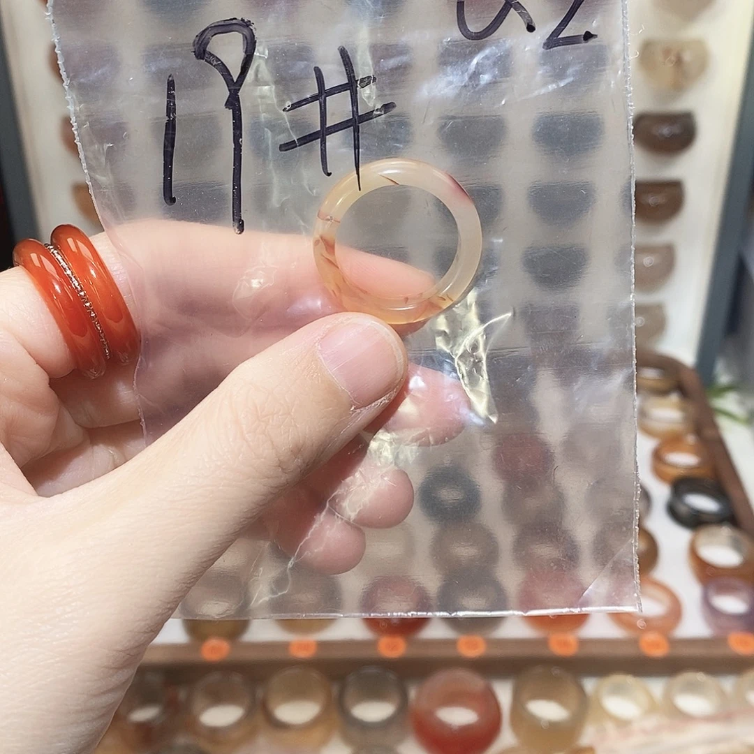 玛瑙/玉髓未镶嵌戒指港19码龙纹圈微瑕不退换