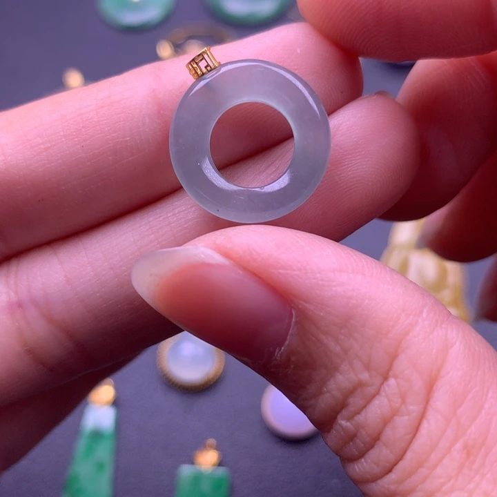 颈饰18K金镶嵌翡翠翡翠