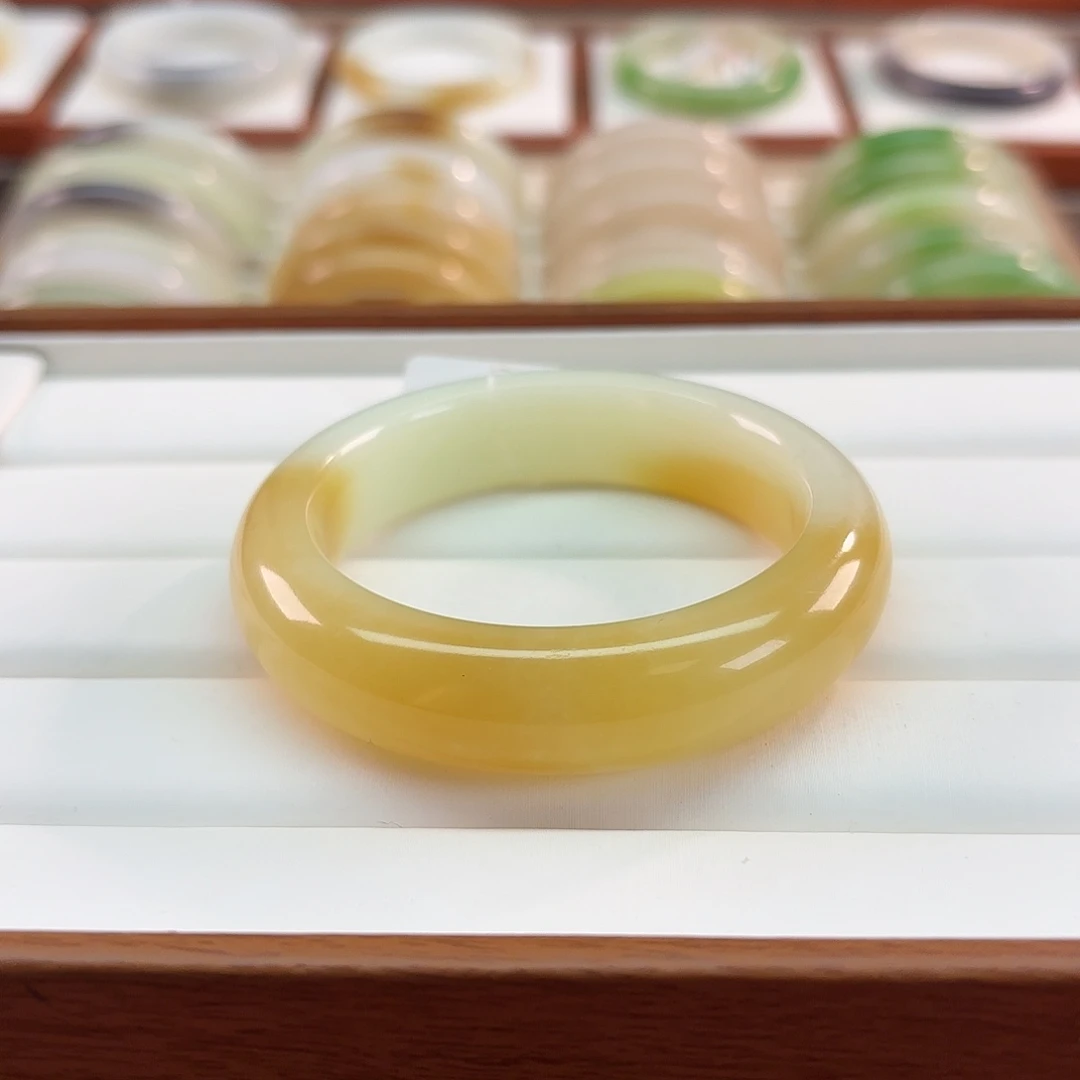 和田玉未镶嵌手镯【条型厚装 靓丽金糖】