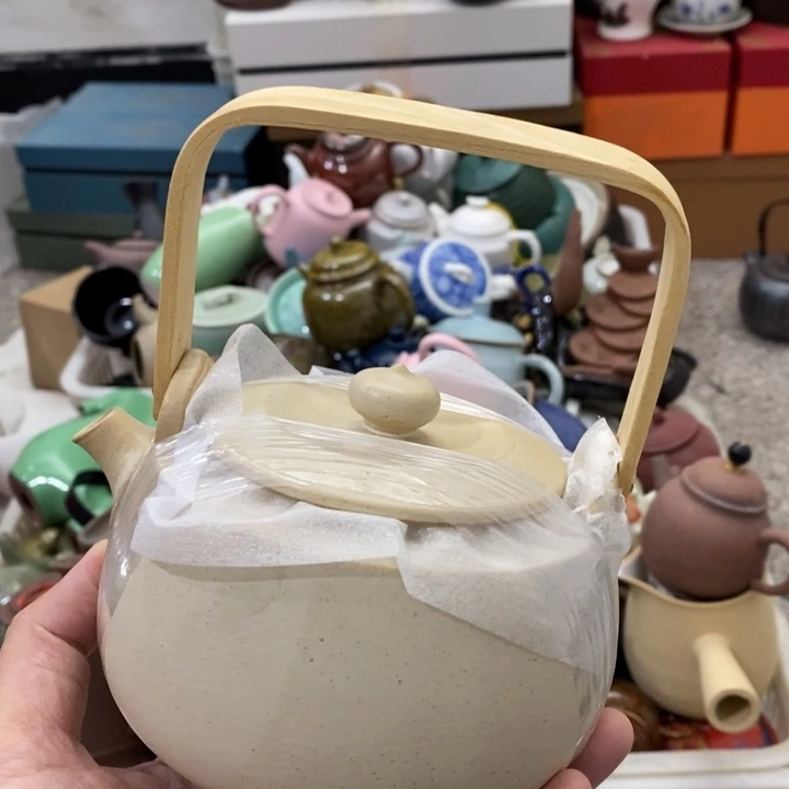 陶瓷艺术品及陶瓷壶