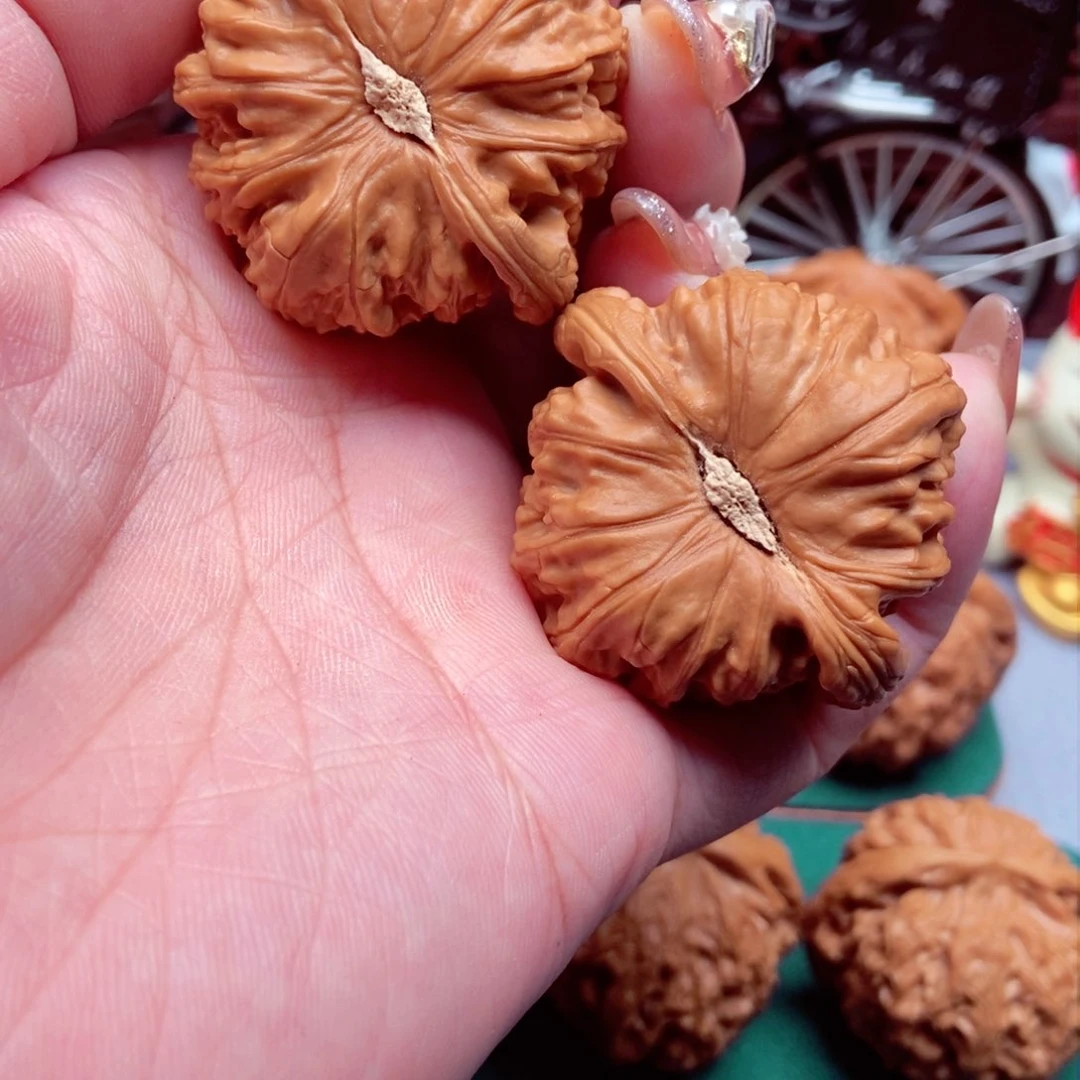 文玩核桃吊坠唐白狮43