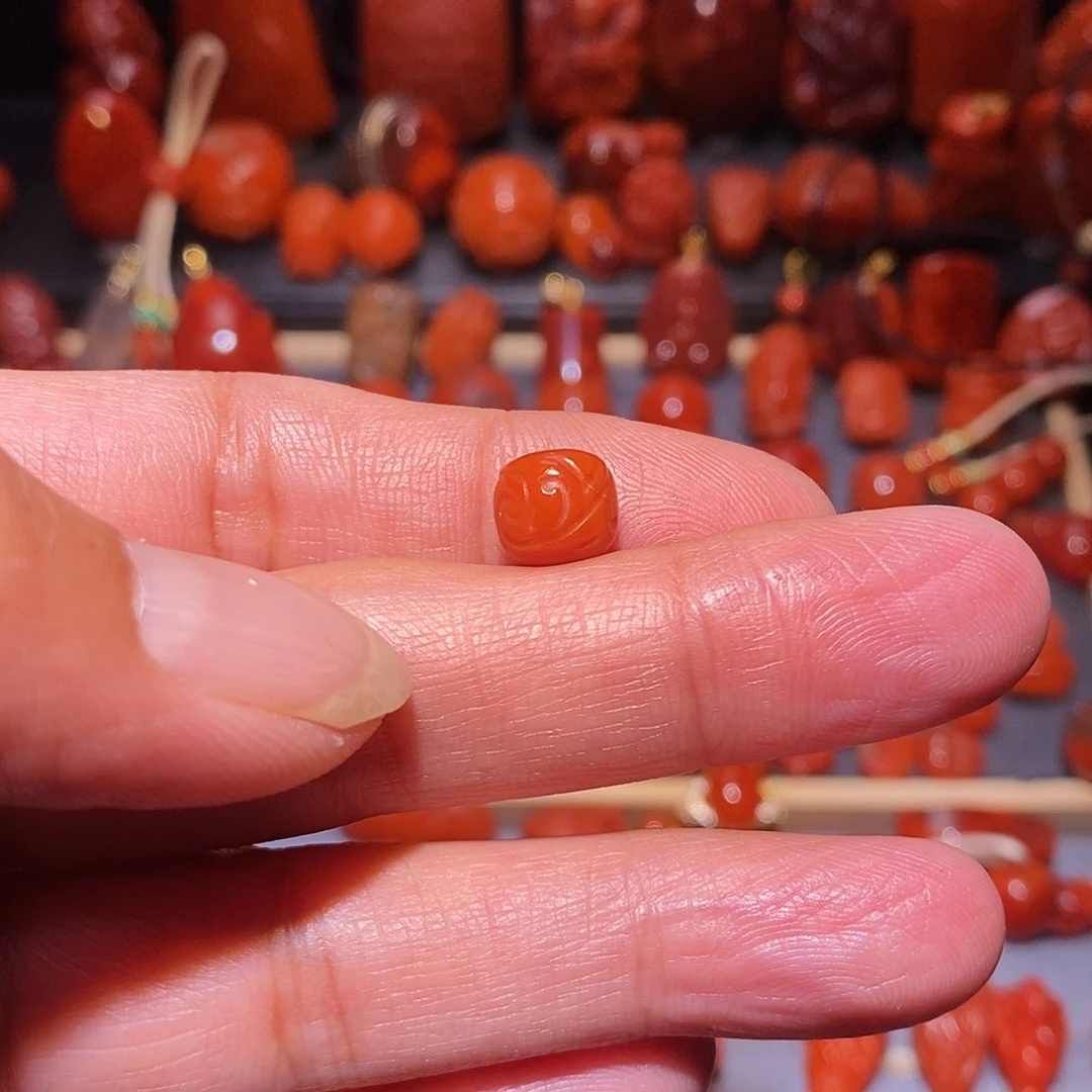 珊***白南红玛瑙未镶嵌精工博古珠8.8