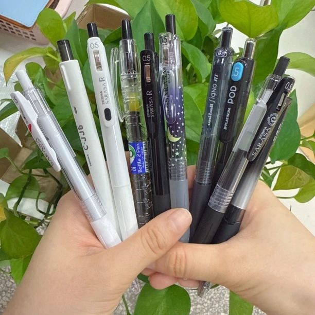 王炸黑笔/进口中性笔考试刷题大容量学生用黑笔套装0.5黑芯
