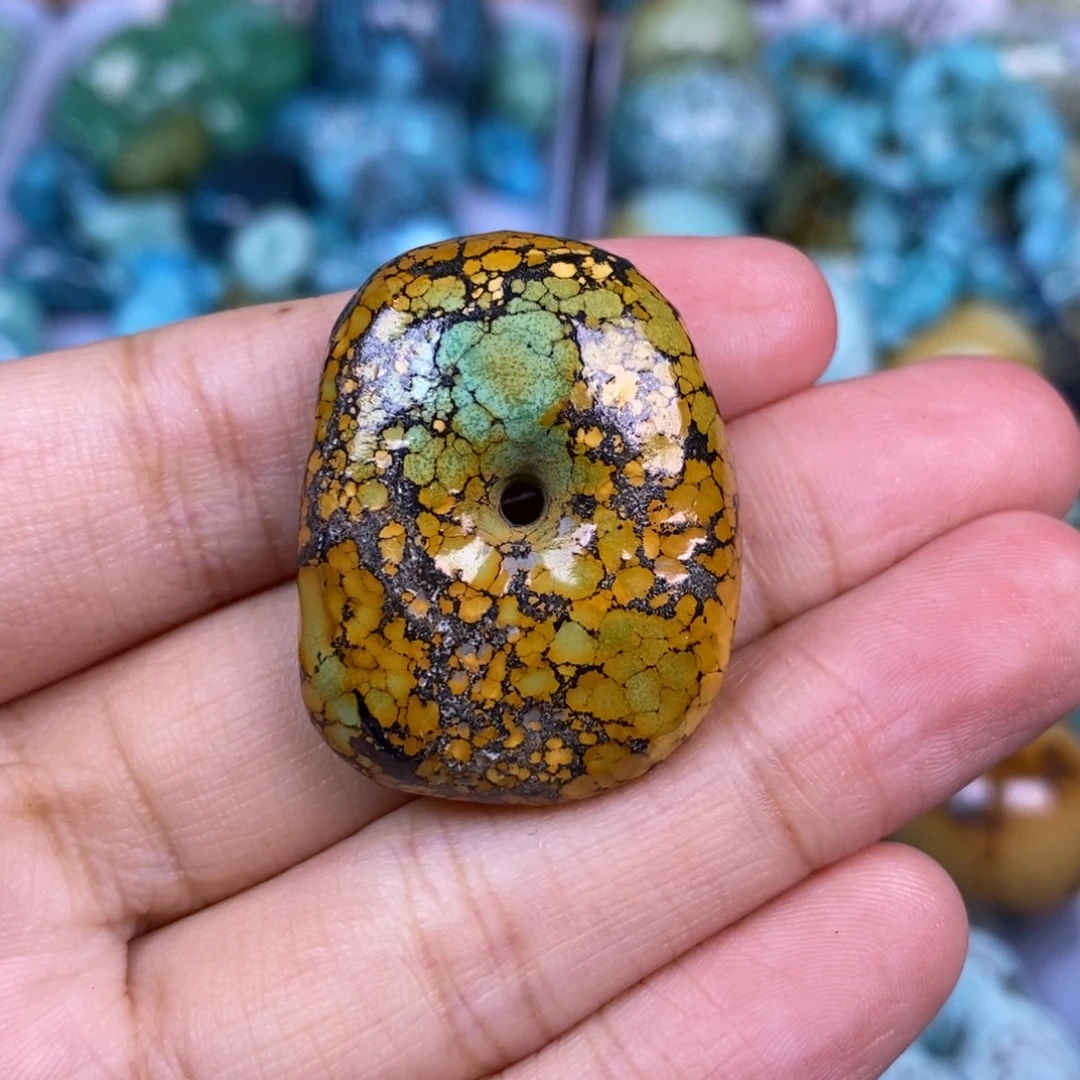 绿松石未镶嵌颈饰