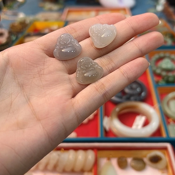 颈饰未镶嵌和田玉烟紫佛公