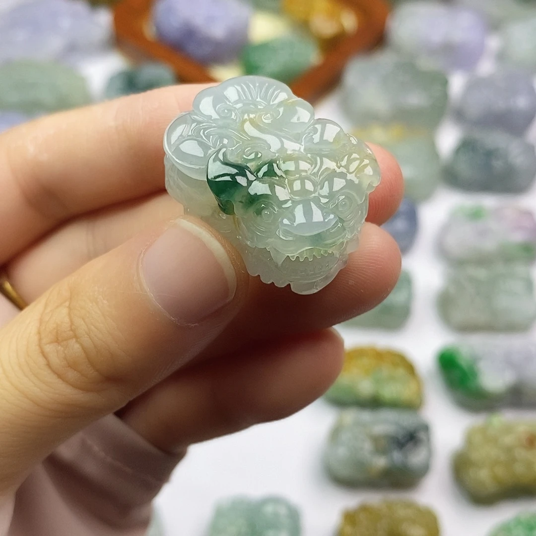 颈饰未镶嵌翡翠貔貅