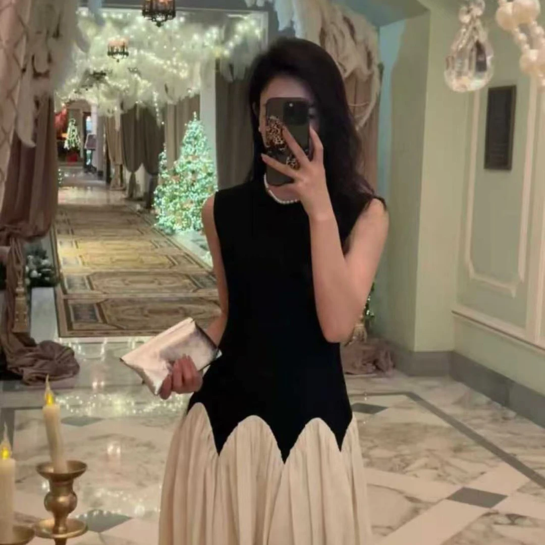 圆领无袖设计感法式拼接撞色显瘦长款连衣裙