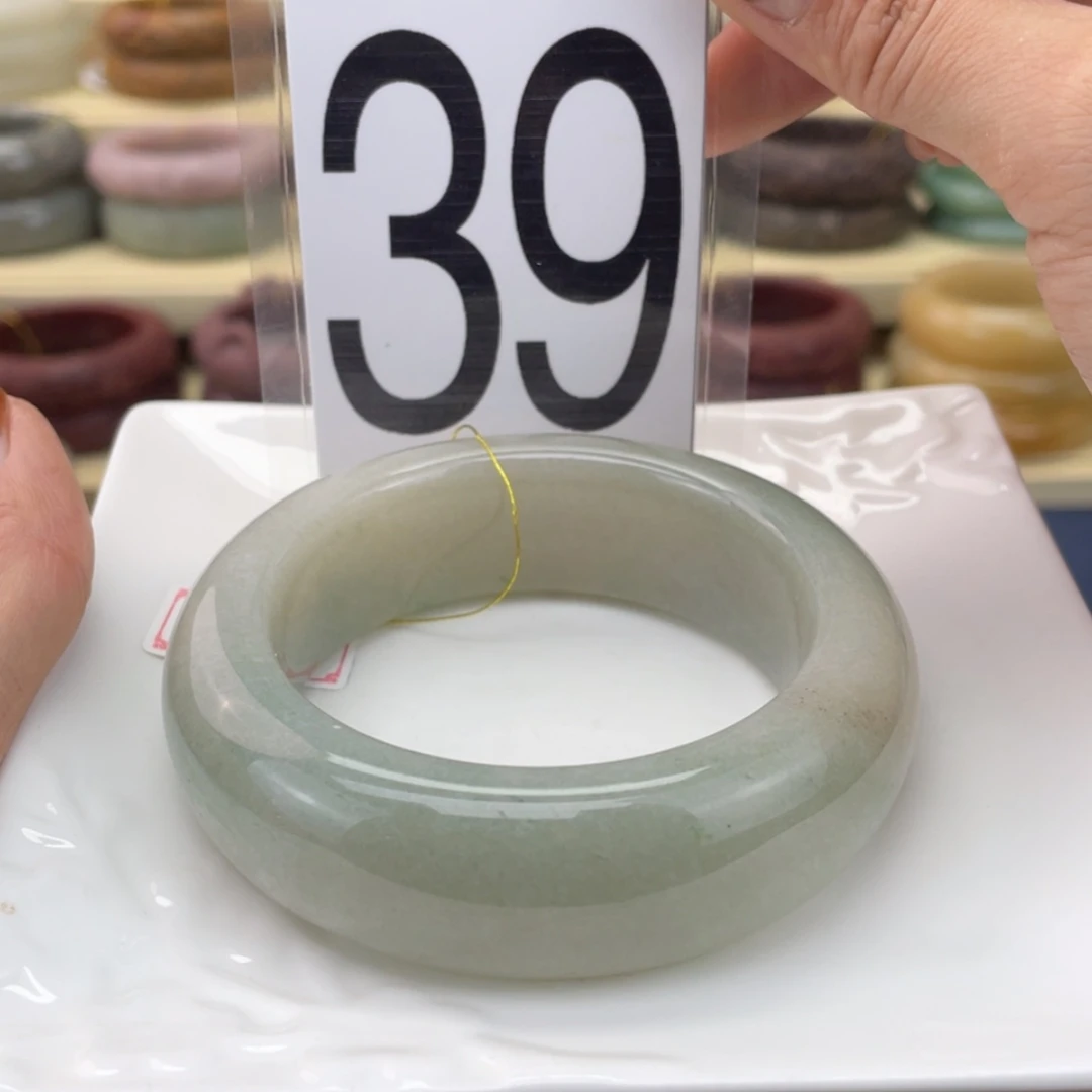 【闪购商品】石英质玉手镯未镶嵌