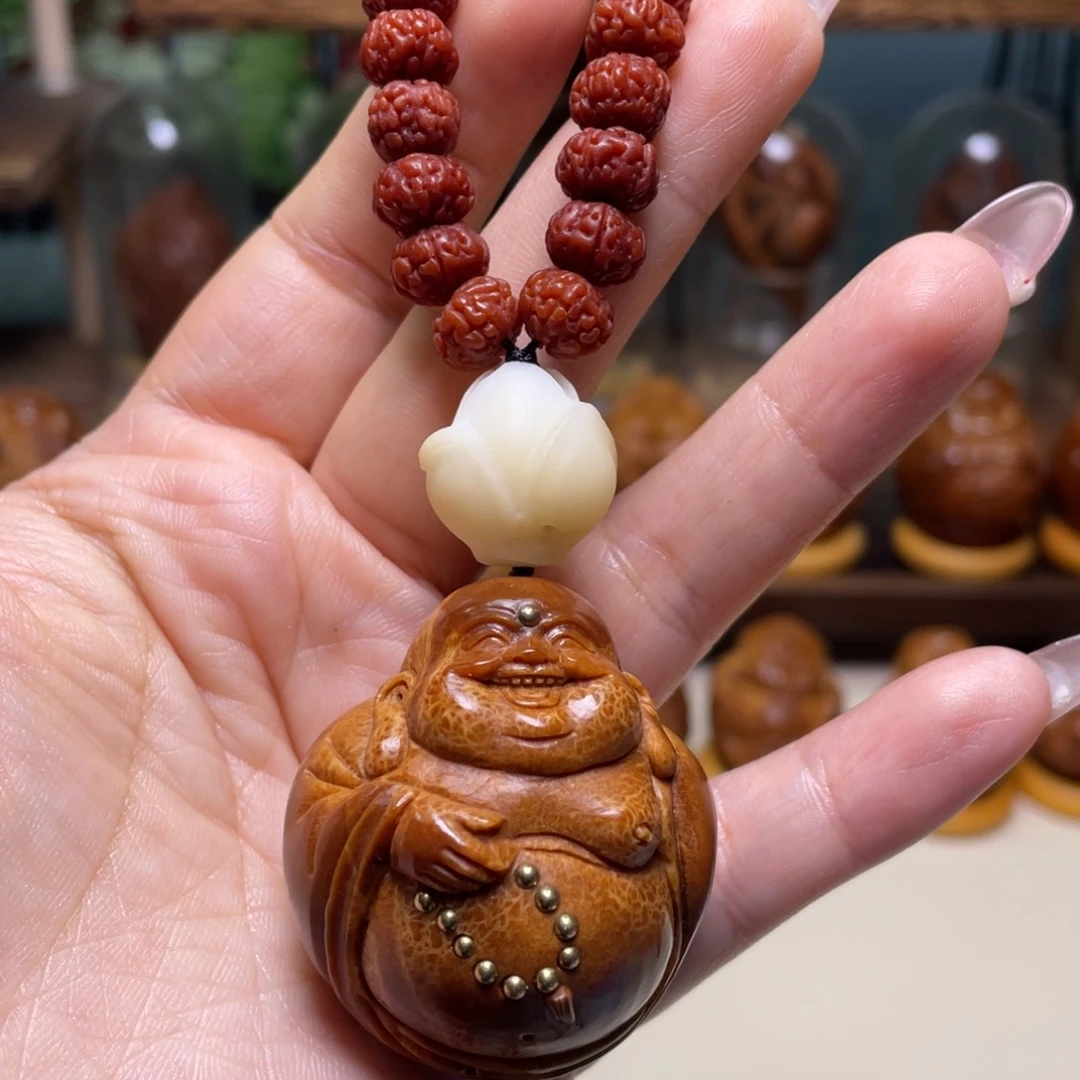 橄榄核吊坠镶嵌弥勒手把