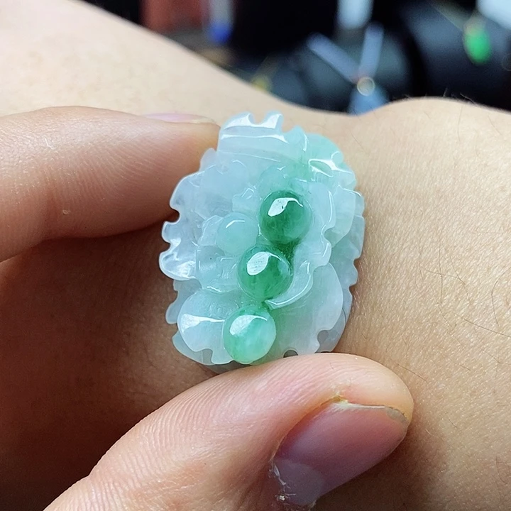 翡翠颈饰未镶嵌吊坠