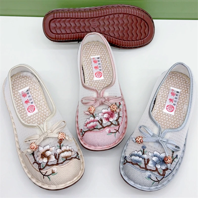 2025夏季网面古风新中式汉服鞋时尚轻便绣花鞋时尚浅口女单鞋