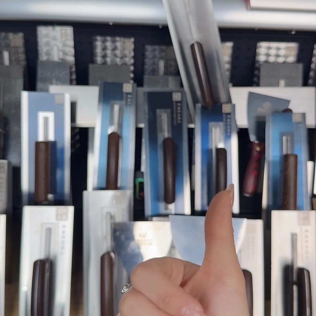 二***怪25.8.9一体油工抹子一个