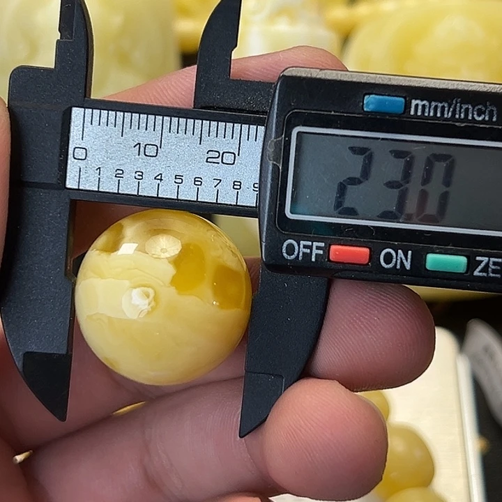 琥珀未镶嵌裸石97