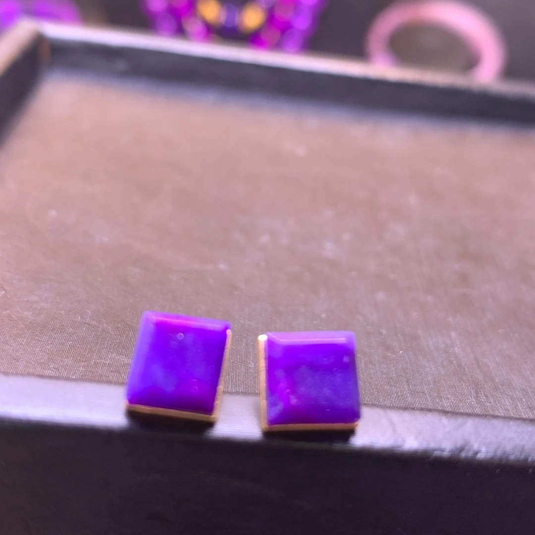 苏纪石（舒俱来）18K金镶嵌耳钉