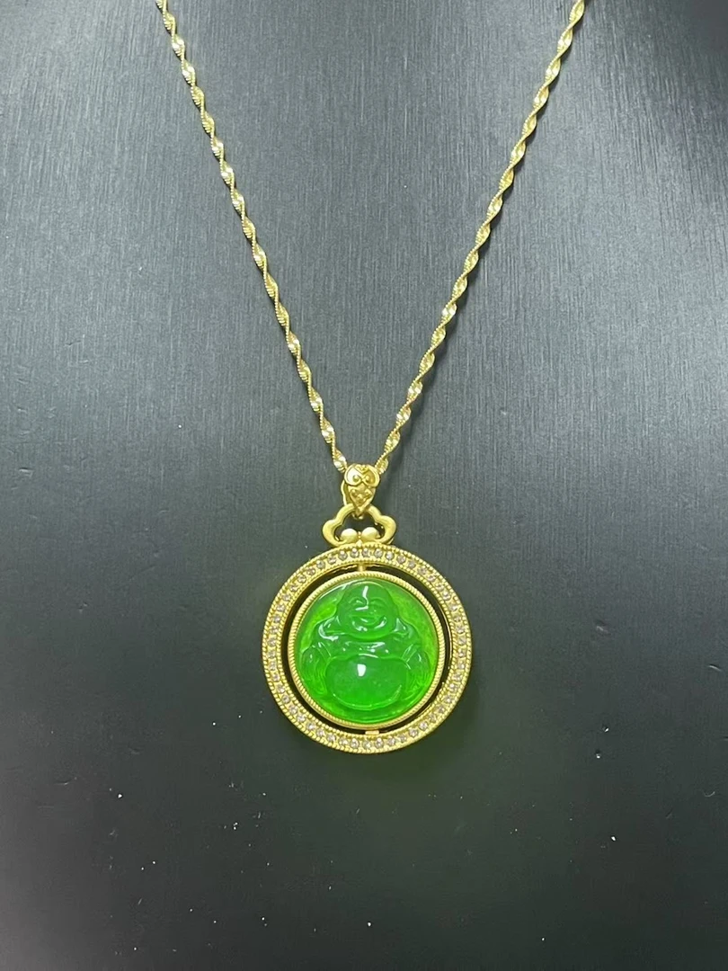 翠绿色吊坠首饰气质