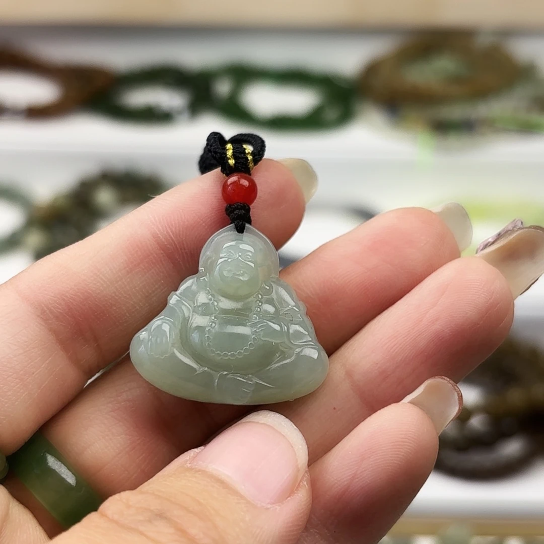 和田玉颈饰未镶嵌放漏，小坐佛