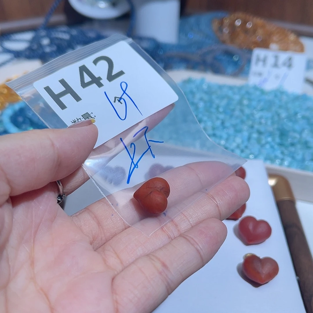 南红玛瑙未镶嵌珠宝半成品胖**呦H42。