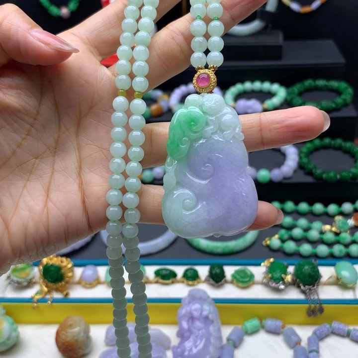 翡翠未镶嵌颈饰翡翠如意