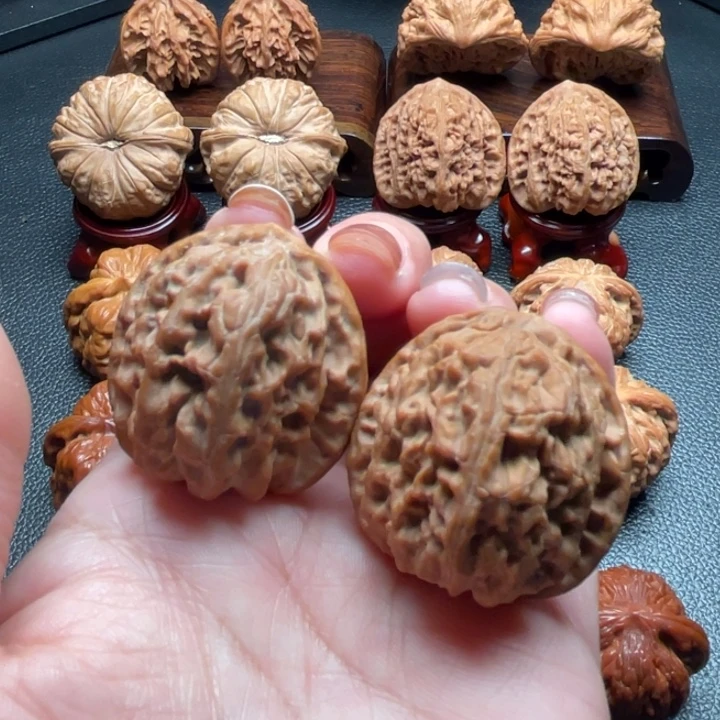 文玩核桃吊坠36微修白狮子