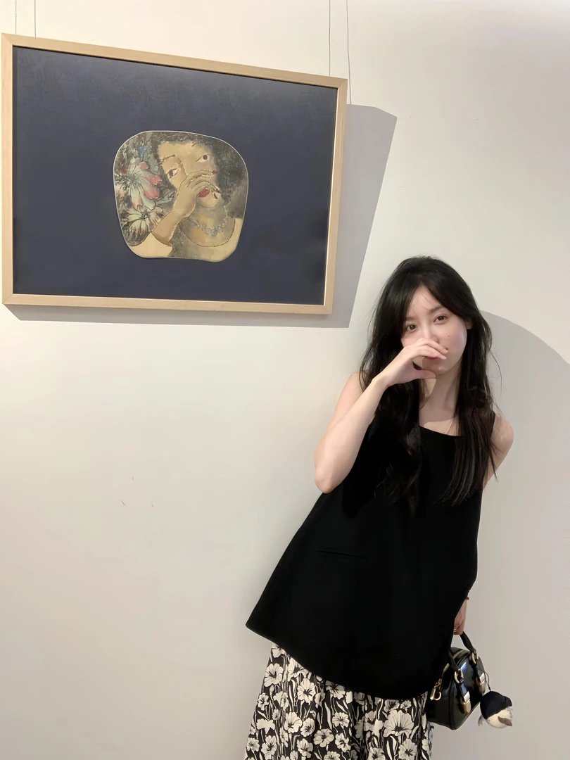 2025夏装搭配一整套女高级感黑色背心上衣搭配碎花半身裙两件套女