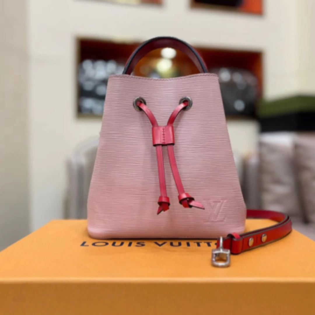 99新 LouisVuitton/路易威登 粉水桶/水桶bb/水波纹/单肩斜挎包