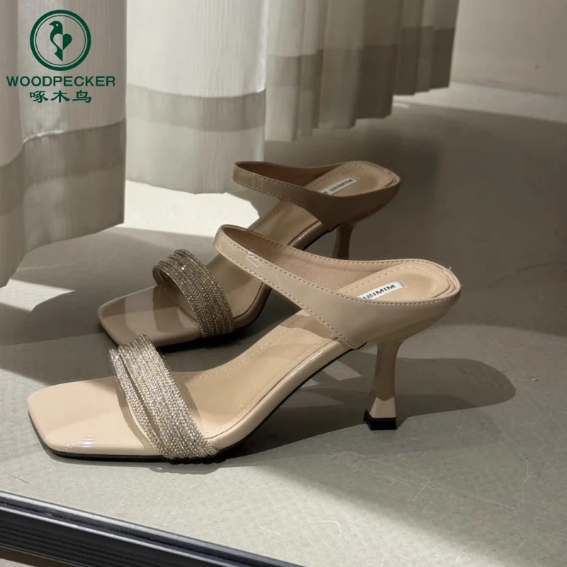 啄木鸟一字带凉鞋女款2025新款夏季外穿时尚高级感方头粗跟高跟鞋