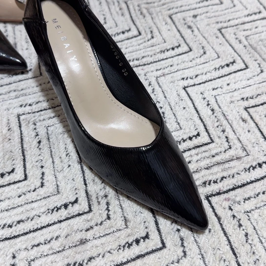 单鞋跟高6公分35码不退换