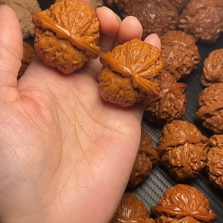 木质类38白狮子。