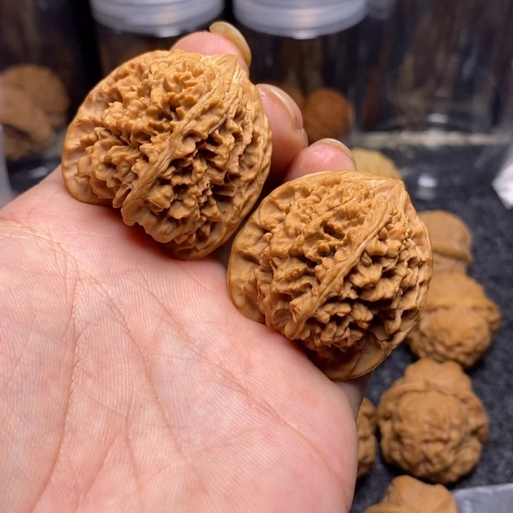 文玩核桃吊坠39全品满天星