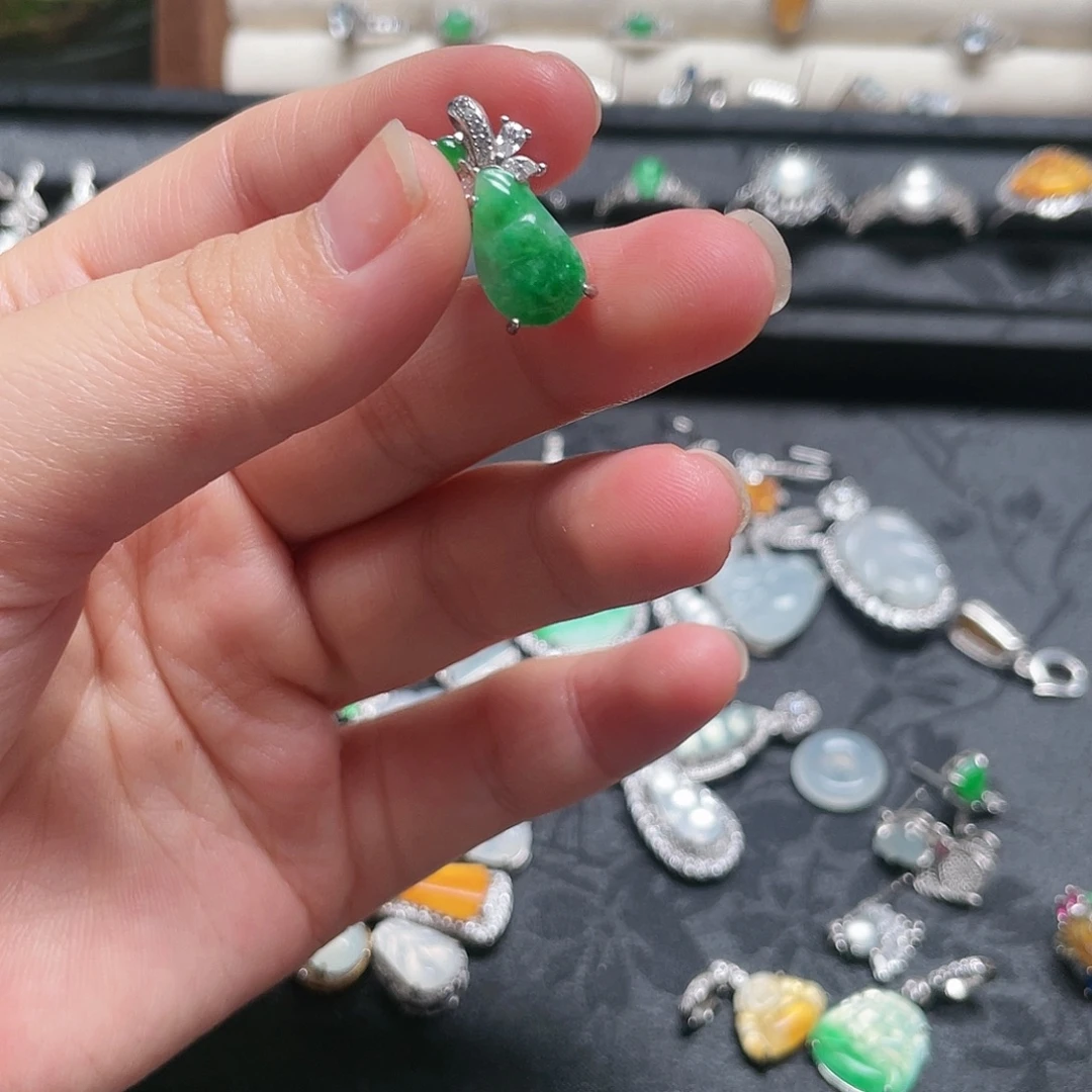 翡翠银S925镶嵌颈饰吊坠