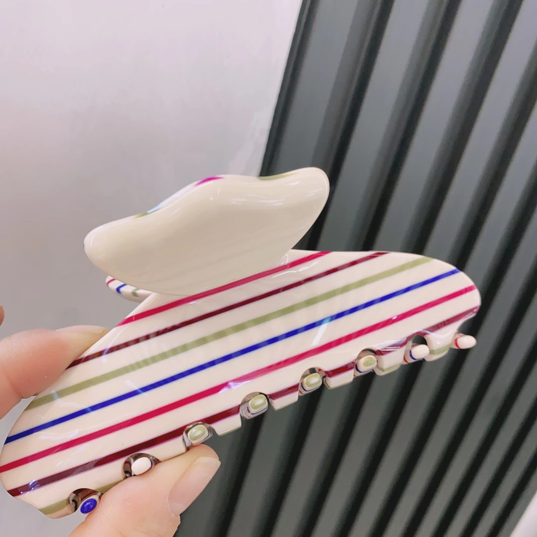 A561彩条鱼尾大抓夹