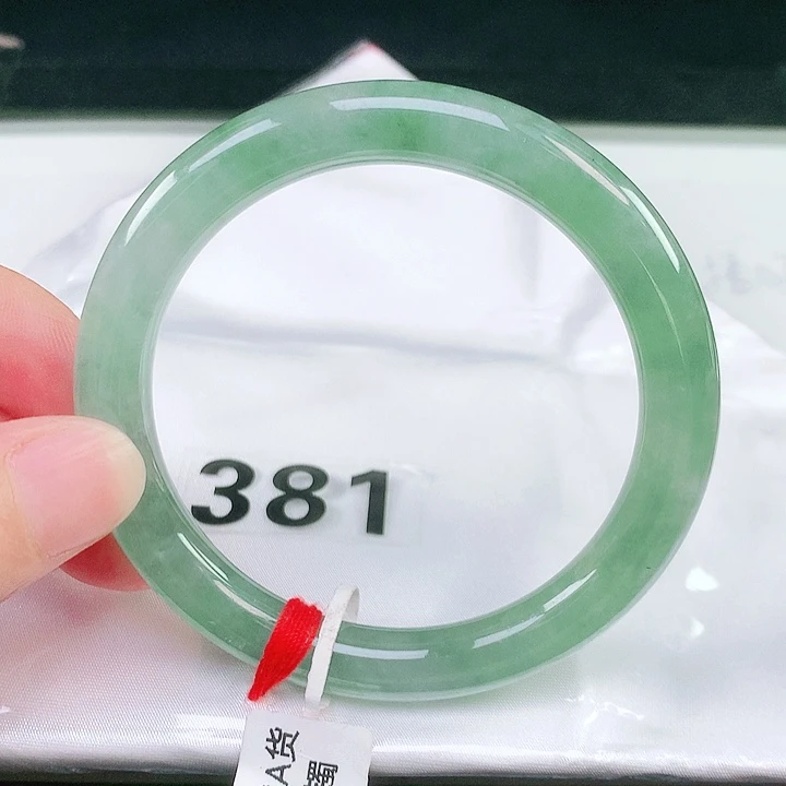 翡翠未镶嵌手镯（圆镯）381