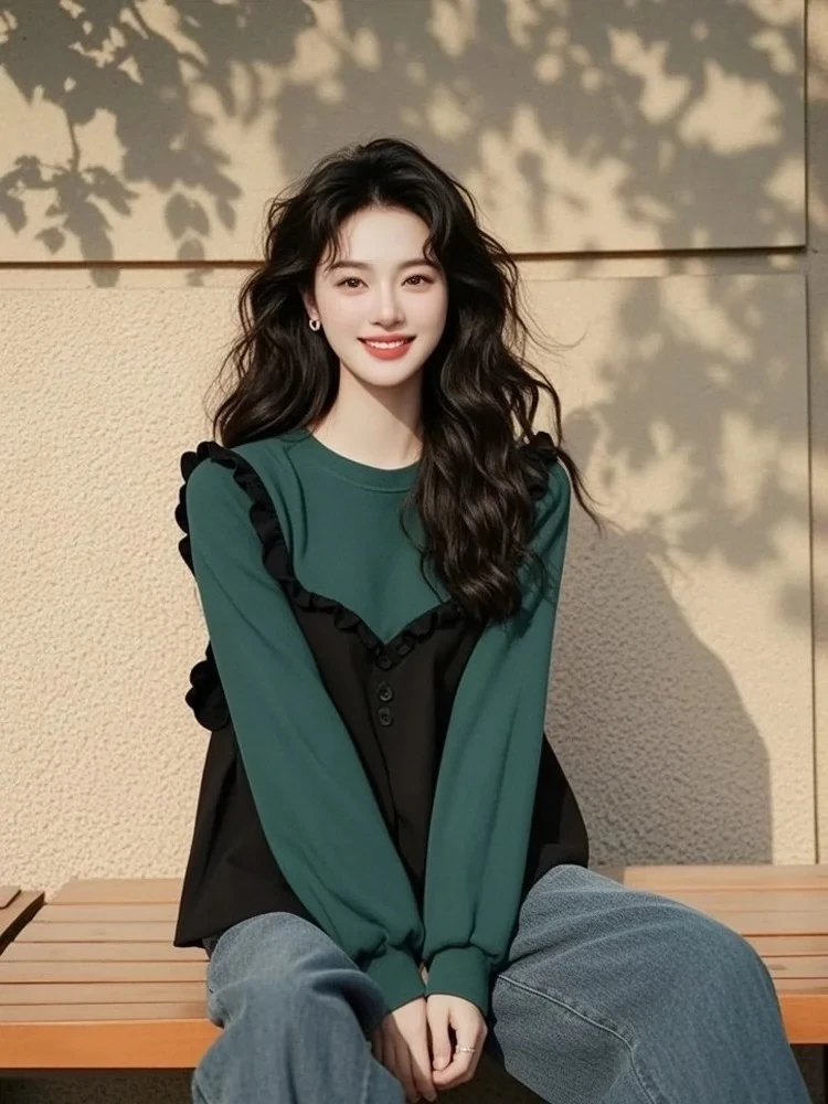 2025春季新款别致绿色撞色拼接娃娃衫上衣女搭配牛仔裤两件套装潮