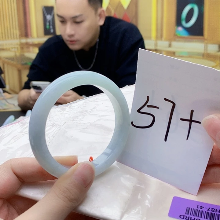 翡翠未镶嵌手镯000……