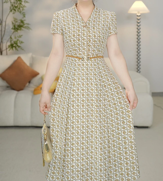 2051连衣裙碎花夏季洋气时尚显瘦修身