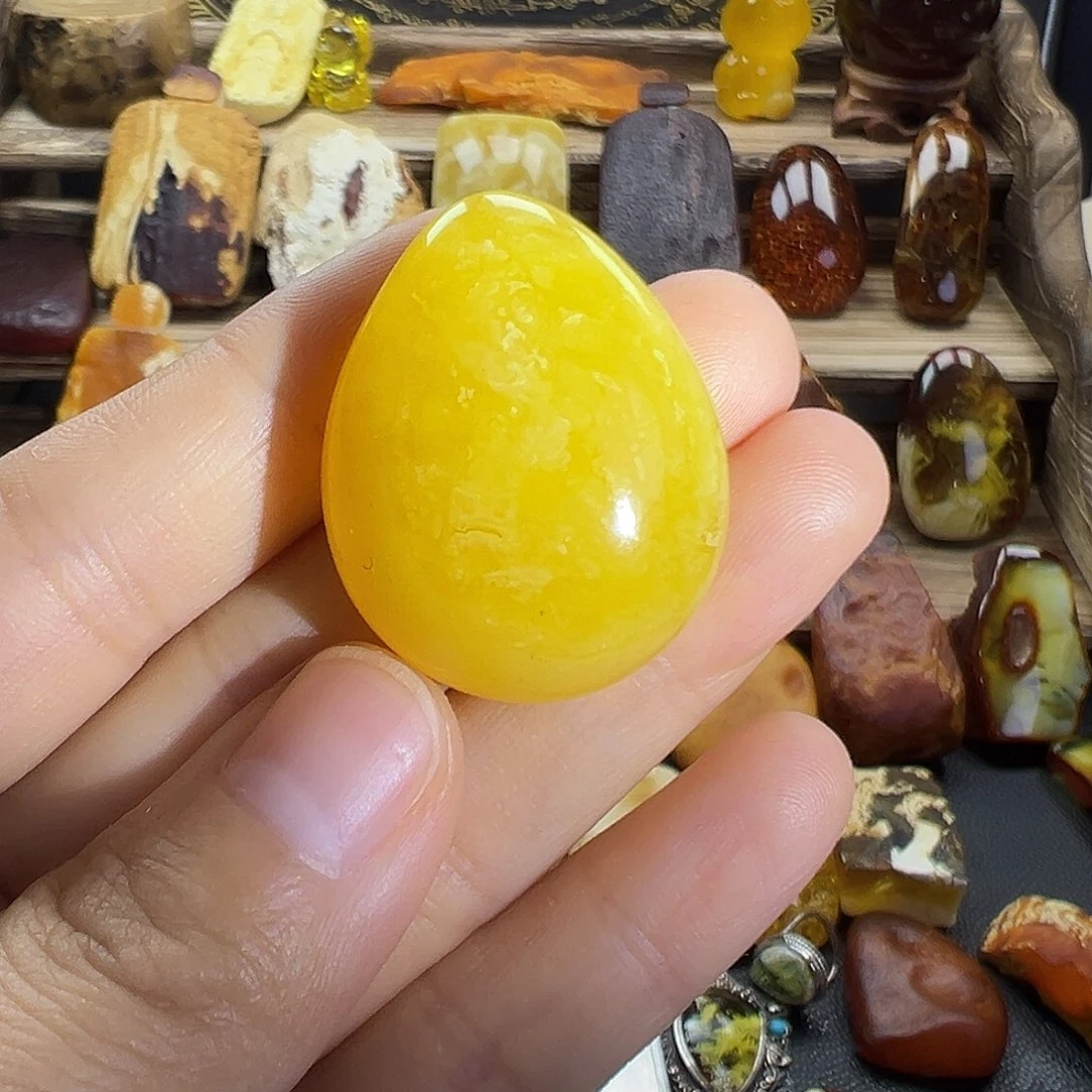 琥珀裸石未镶嵌琥珀