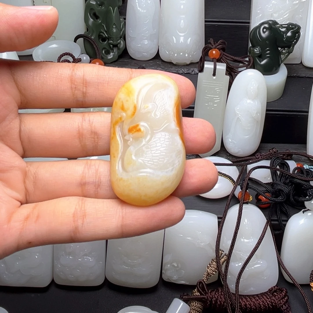 若***物颈饰未镶嵌和田玉