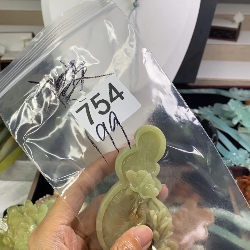 【闪购商品】翡翠颈饰未镶嵌啦*丫