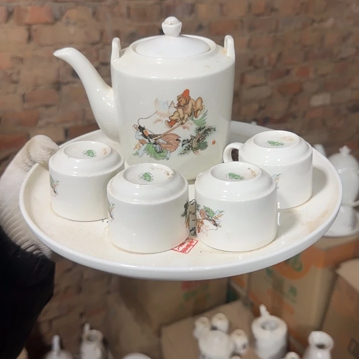 库存微瑕三打白骨精提梁壶一套