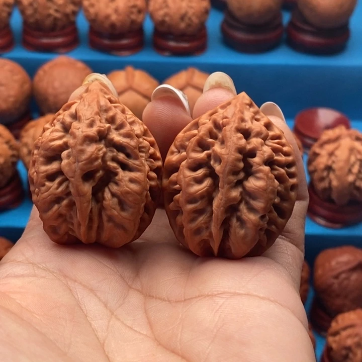 唐***宋核桃精品文玩核桃手捻八爪