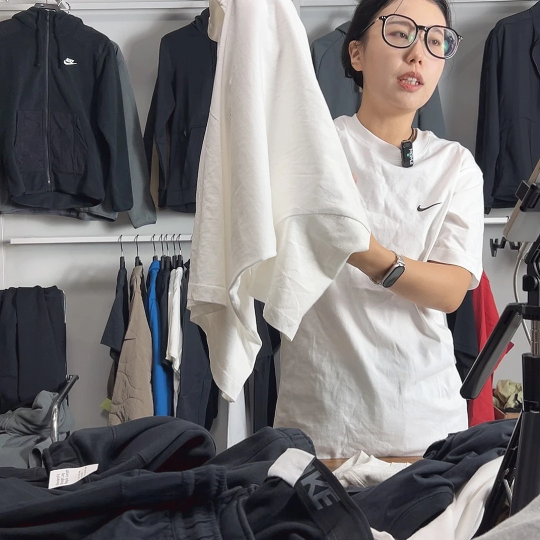 0508短袖白色XL码不退换