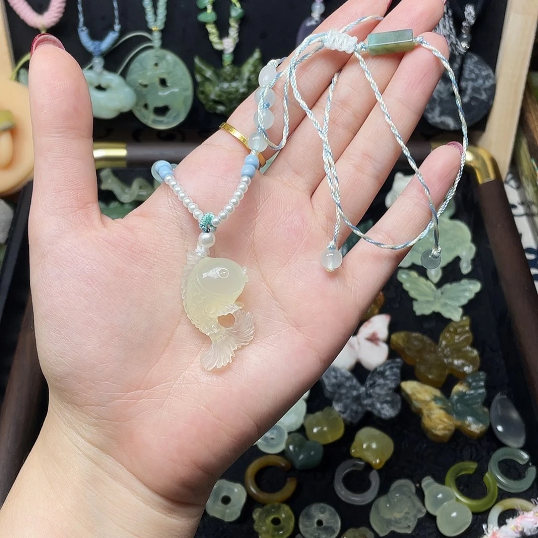 蛇纹石玉未镶嵌吊坠暴富锦鲤