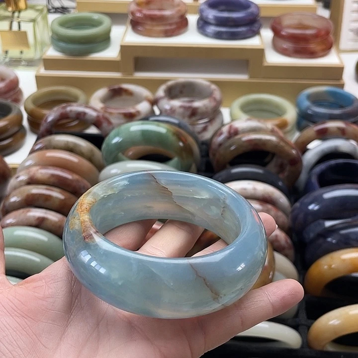 石英质玉手镯未镶嵌且*