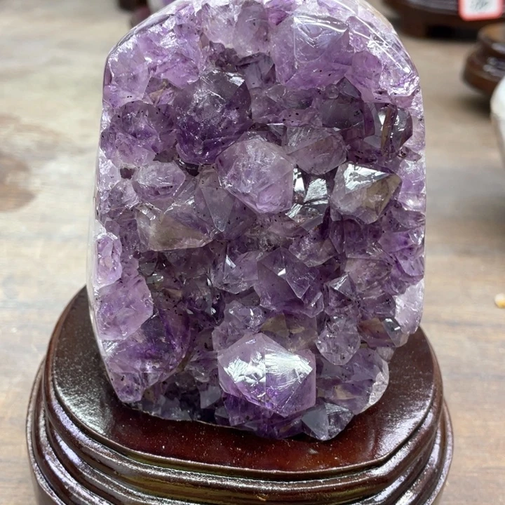 水晶摆件未镶嵌捡漏